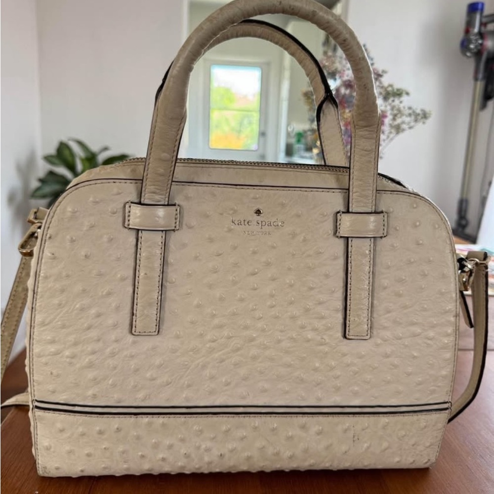 Kate Spade Cream Shoulder Bag with Textured Leather and Gold Accents